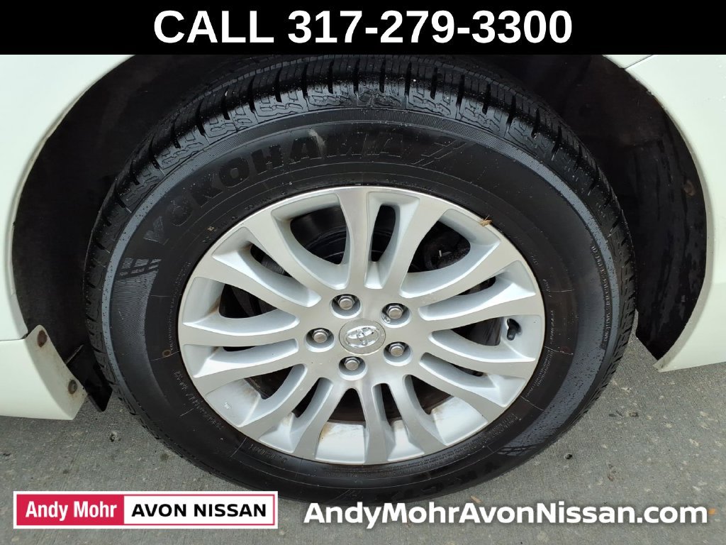 Used 2017 Toyota Sienna XLE Premium FWD image 14