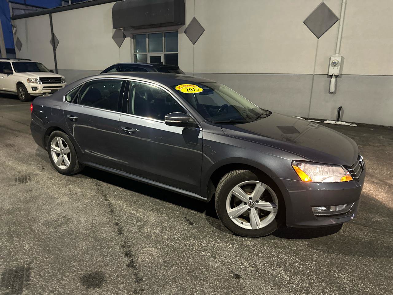 Used 2015 Volkswagen Passat 1.8T Limited Edition image 2