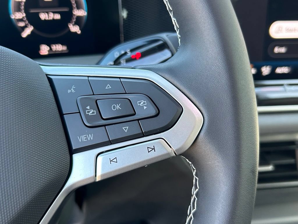 New 2026 Volkswagen Tiguan SE FWD image 21