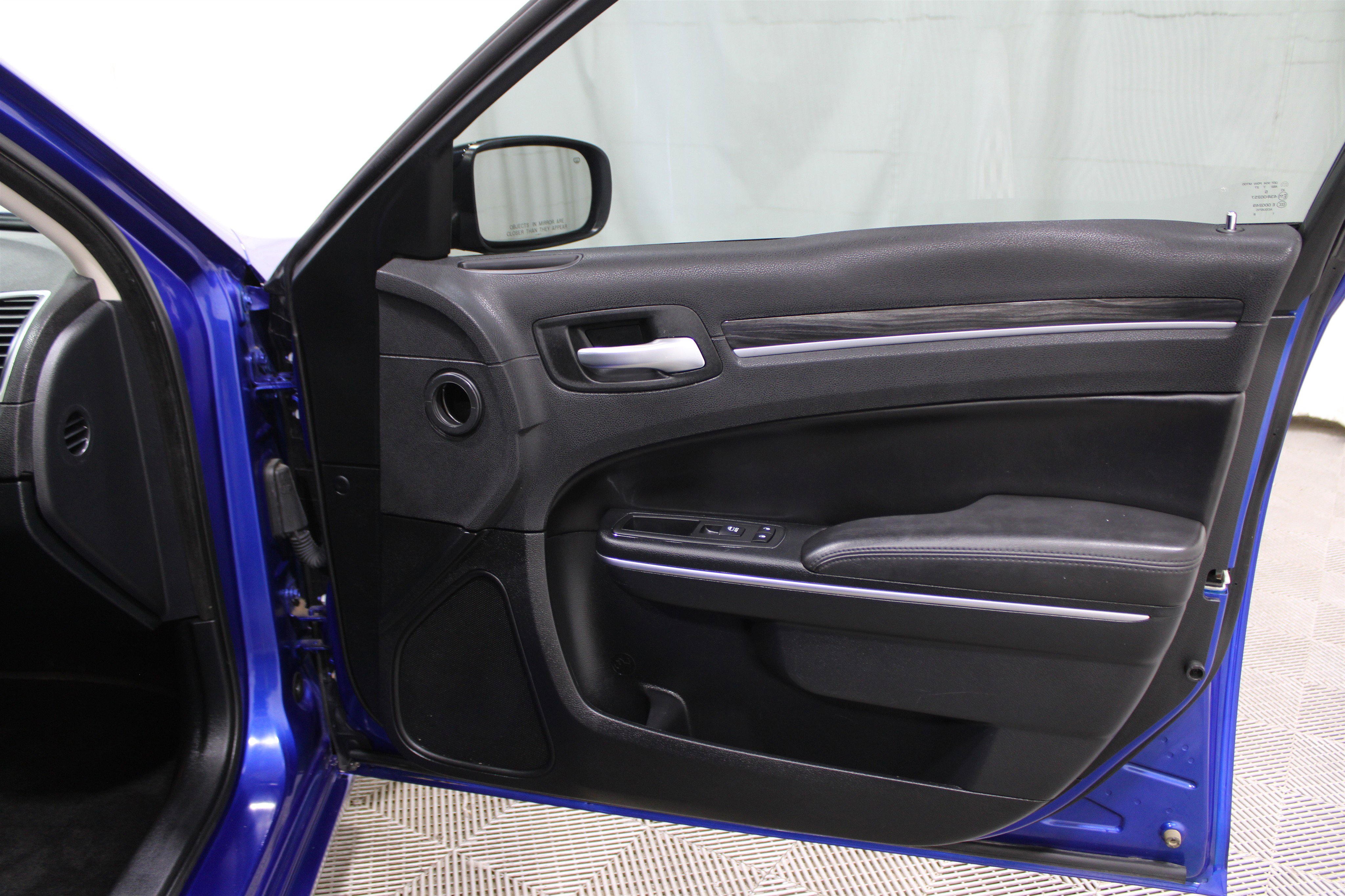 Used 2018 Chrysler 300 Touring w/ Sport Appearance Package image 27