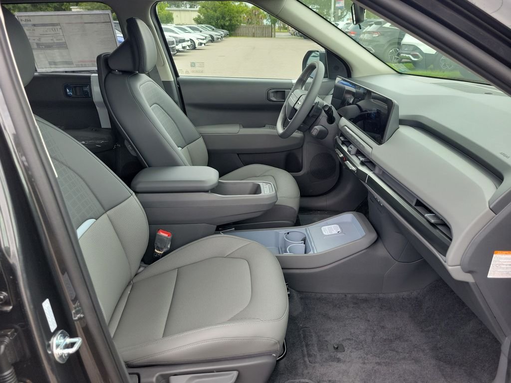 New 2027 Kia EV3 Wind FWD image 7