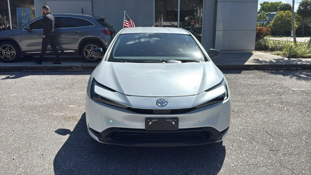 Used 2024 Toyota Prius LE FWD image 2