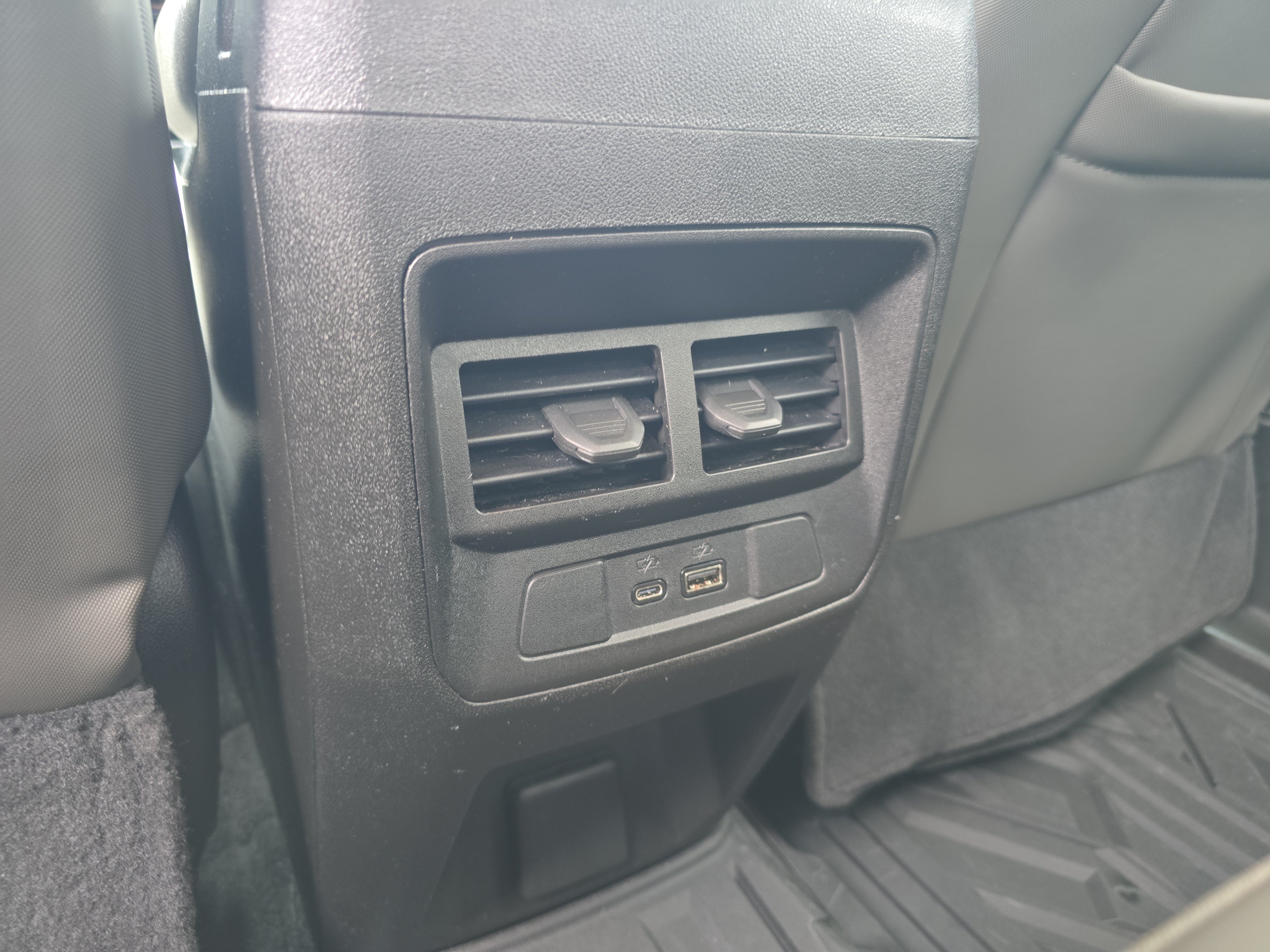 Used 2024 Chevrolet Colorado ZR2 w/ Technology Package image 17