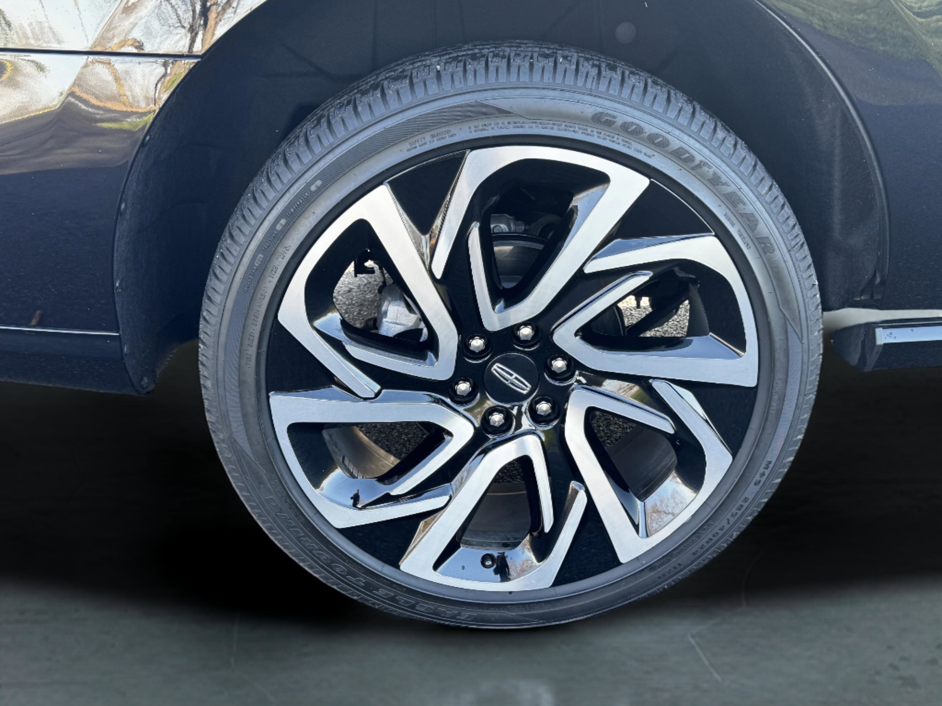 Used 2025 Lincoln Navigator Reserve AWD/4WD image 14