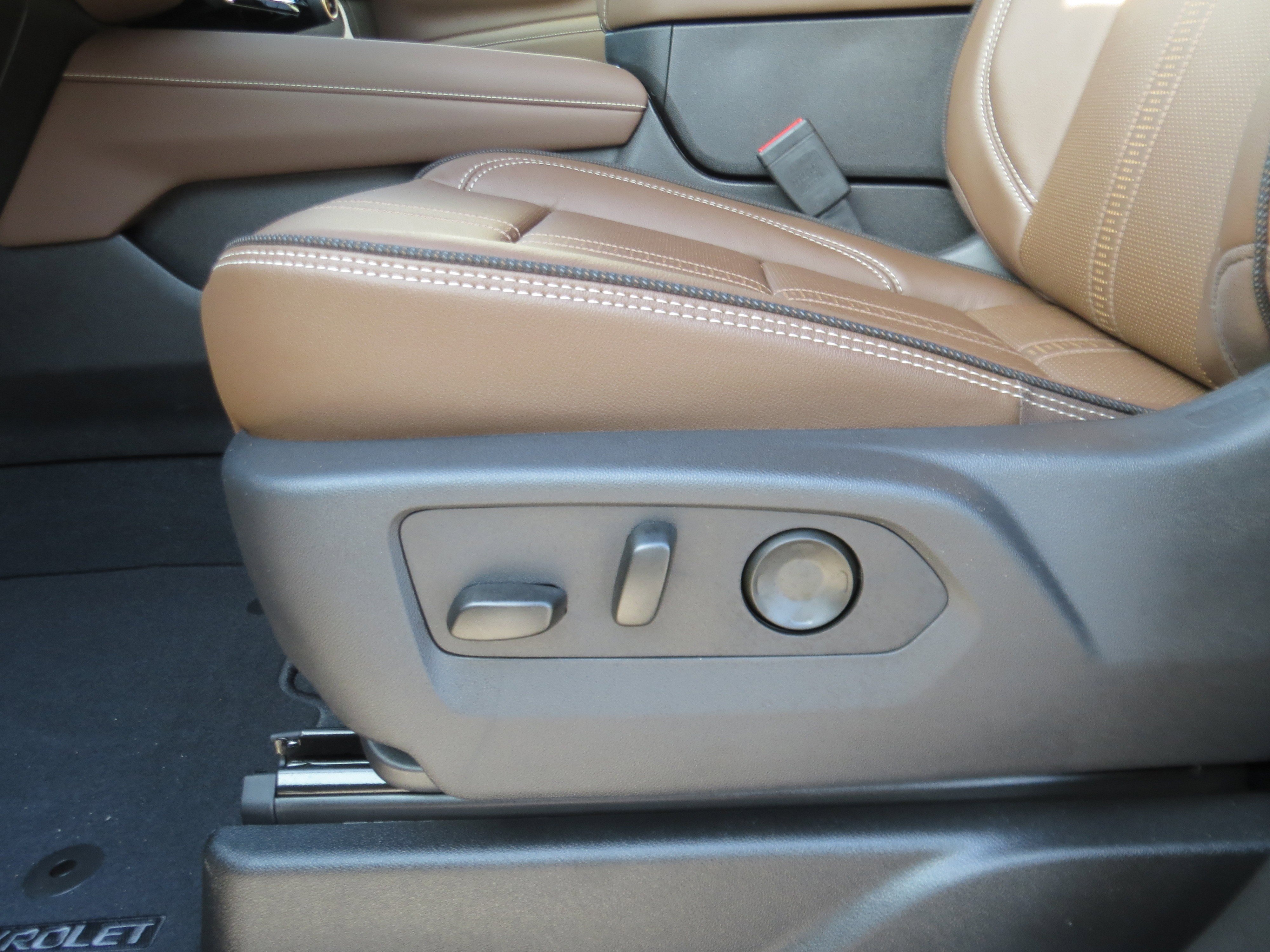 New 2026 Chevrolet Suburban High Country AWD/4WD image 18