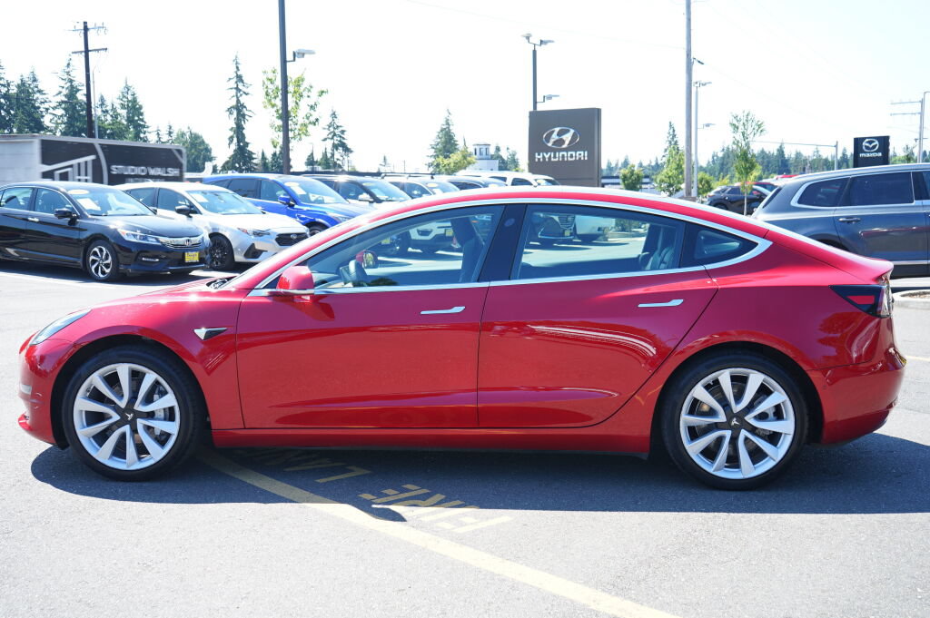 Used 2020 Tesla Model 3 Standard Range Plus RWD image 2