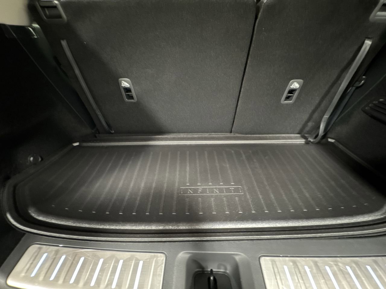 New 2026 INFINITI QX60 Luxe w/ Cargo Package AWD/4WD image 35