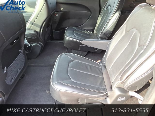 Used 2025 Chrysler Pacifica Limited image 25