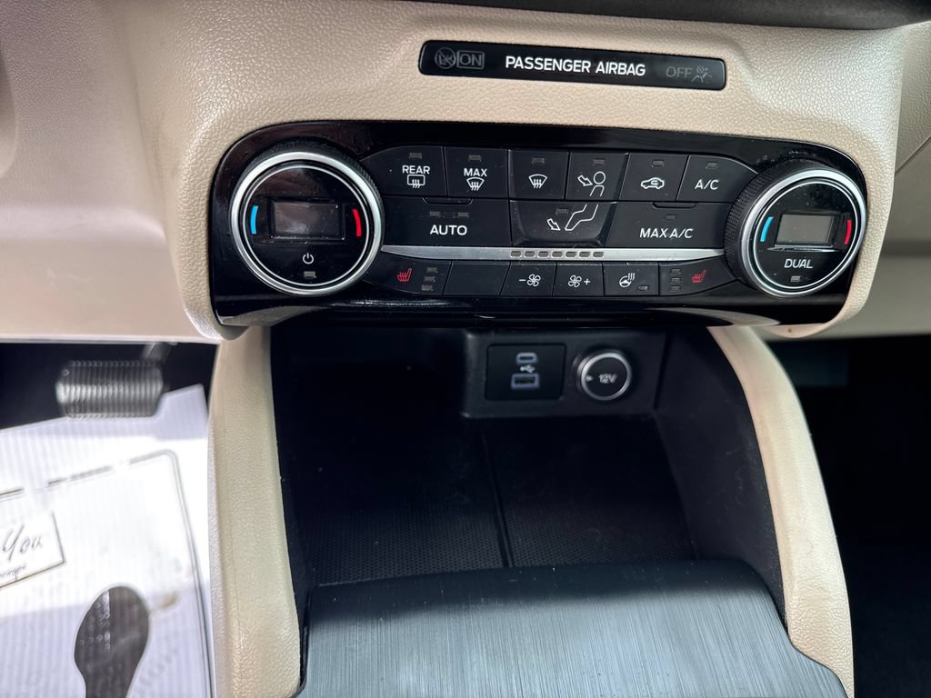 Used 2021 Ford Escape Titanium FWD image 21