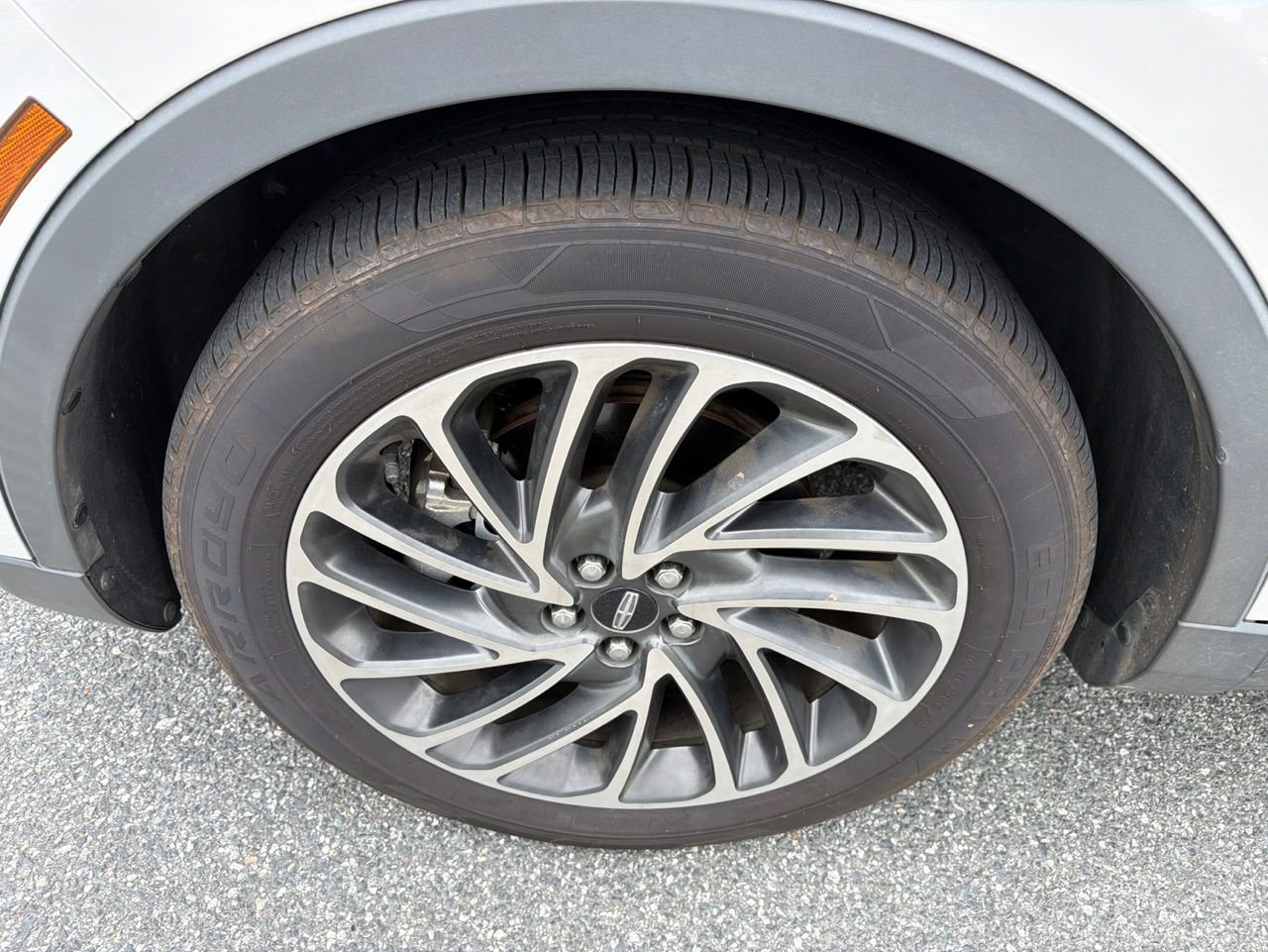 Used 2019 Lincoln Nautilus Reserve FWD image 11