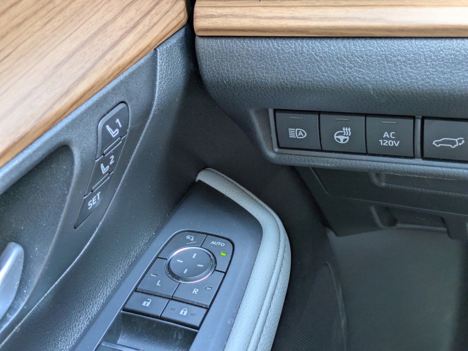 Used 2025 Toyota Grand Highlander AWD Hybrid image 20