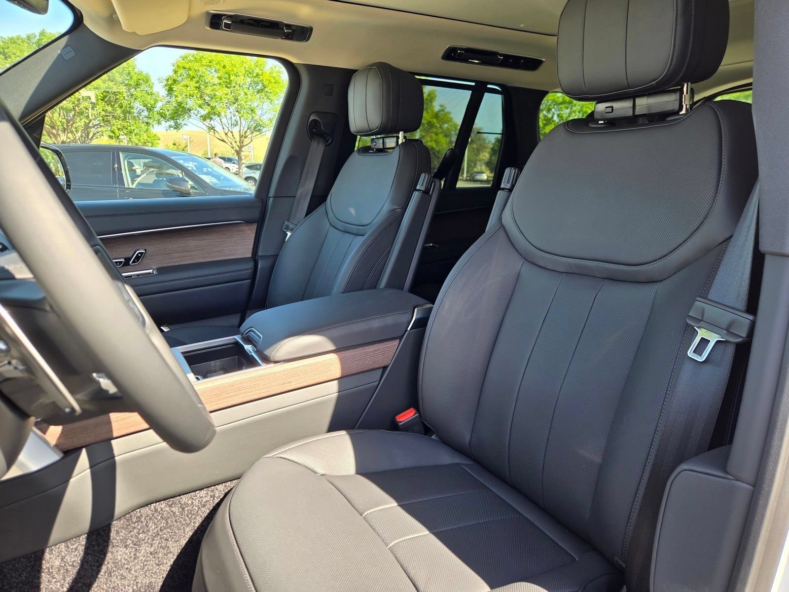 New 2026 Land Rover Range Rover SE AWD/4WD image 12