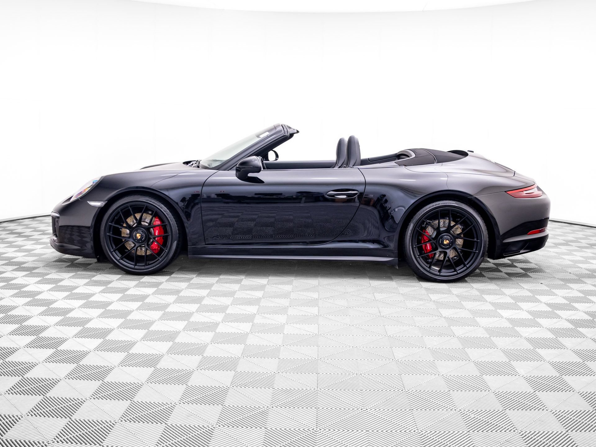 Certified 2019 Porsche 911 Carrera 4 GTS AWD/4WD image 2