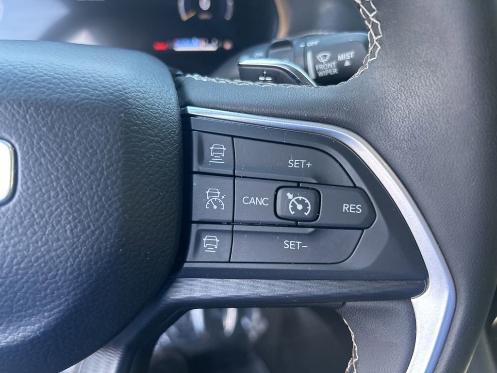 Certified 2023 Jeep Grand Cherokee L Laredo image 46