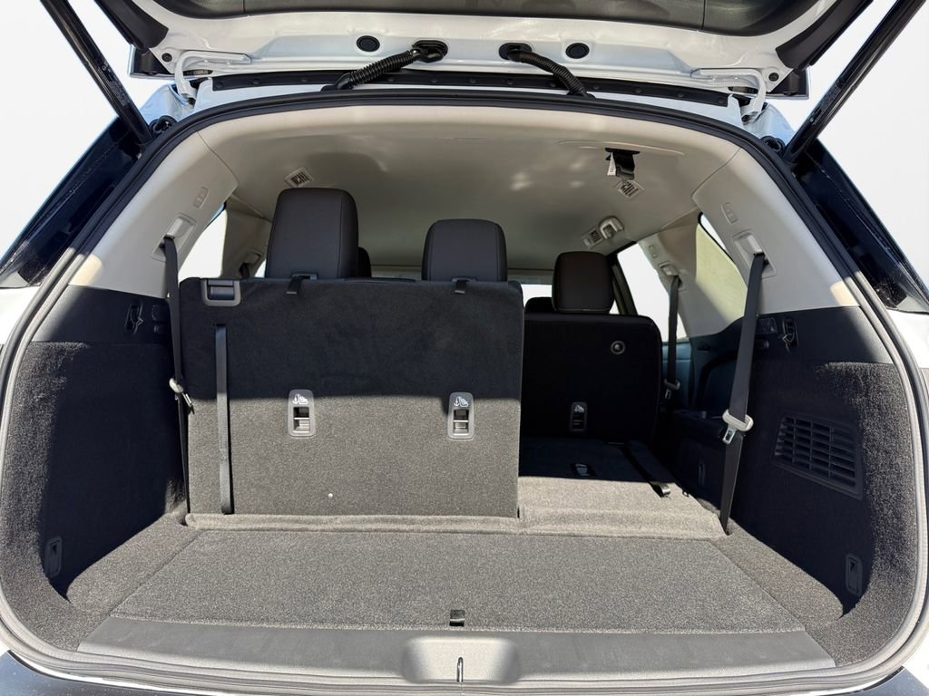 New 2026 Nissan Pathfinder SV image 18