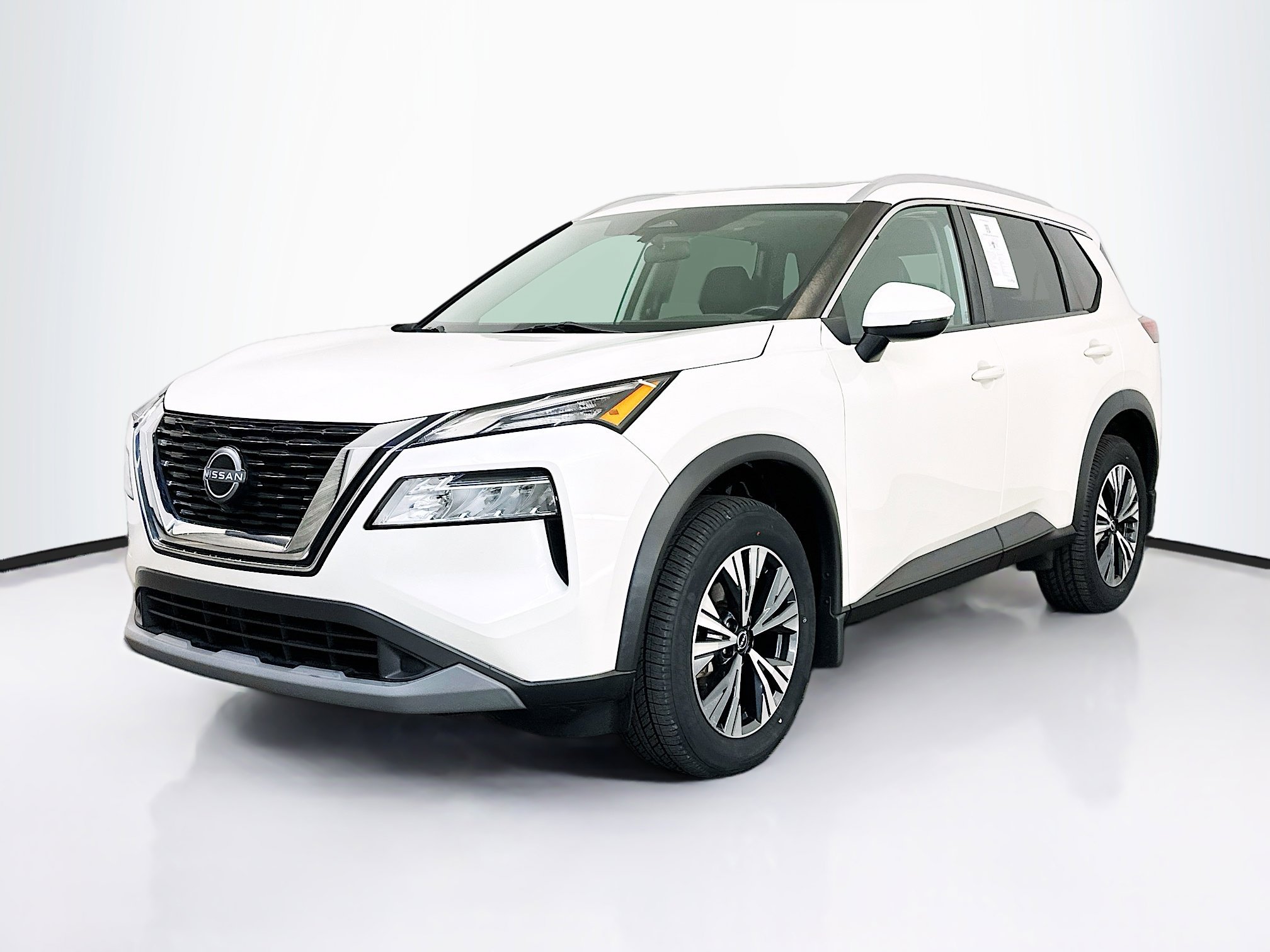 Used 2022 Nissan Rogue SV w/ SV Premium Package image 3