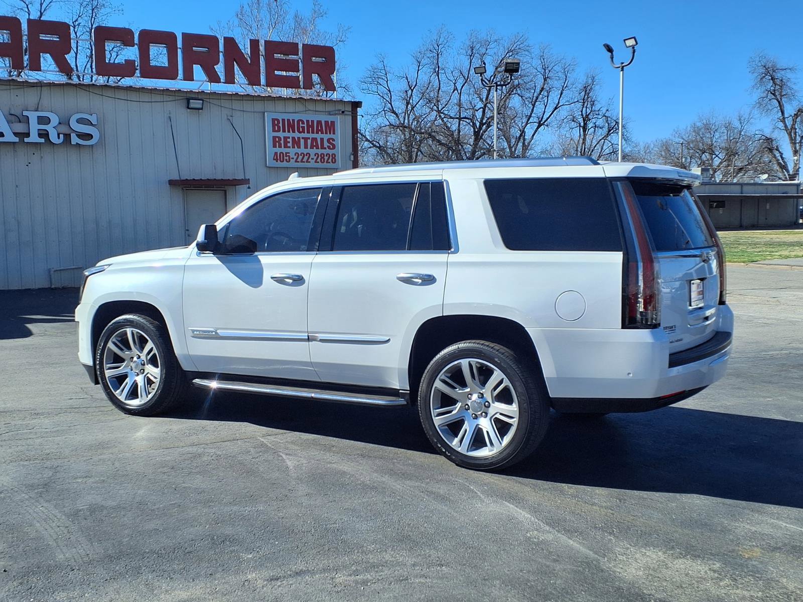 Used 2020 Cadillac Escalade Luxury image 3