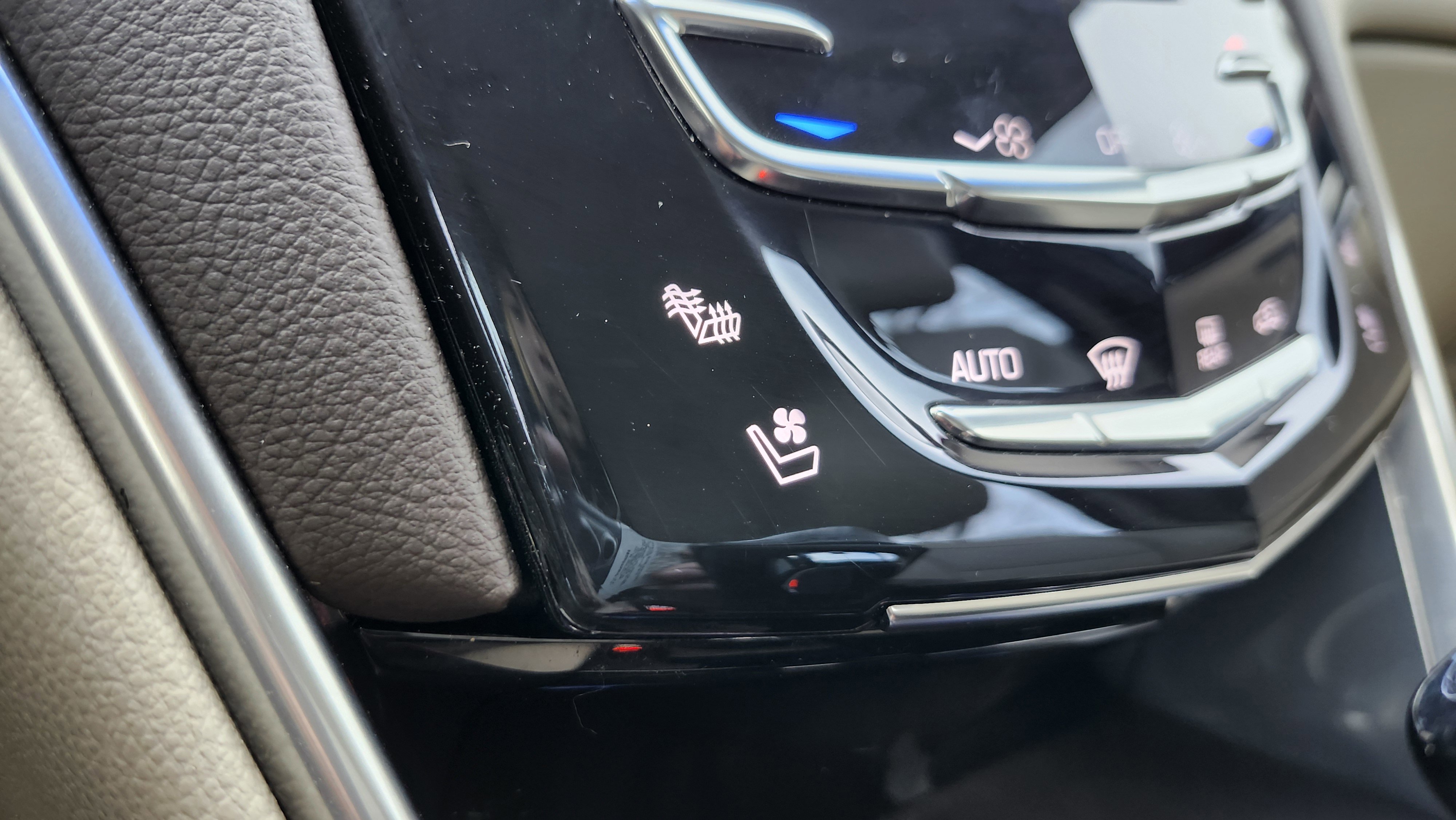 Used 2015 Cadillac XTS Luxury w/ Driver Awareness Package image 8