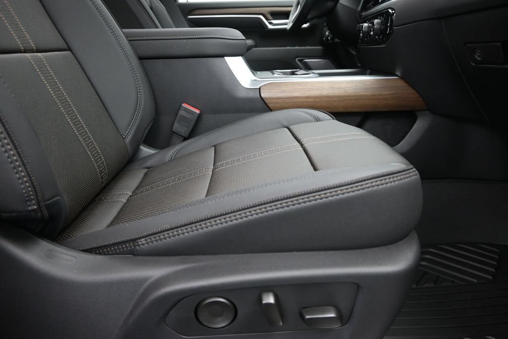 New 2026 Chevrolet Silverado 2500 High Country w/ High Country Premium Package AWD/4WD image 26
