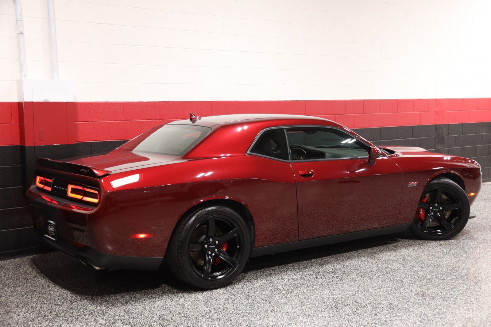 Used 2018 Dodge Challenger SRT w/ Technology Group RWD image 8