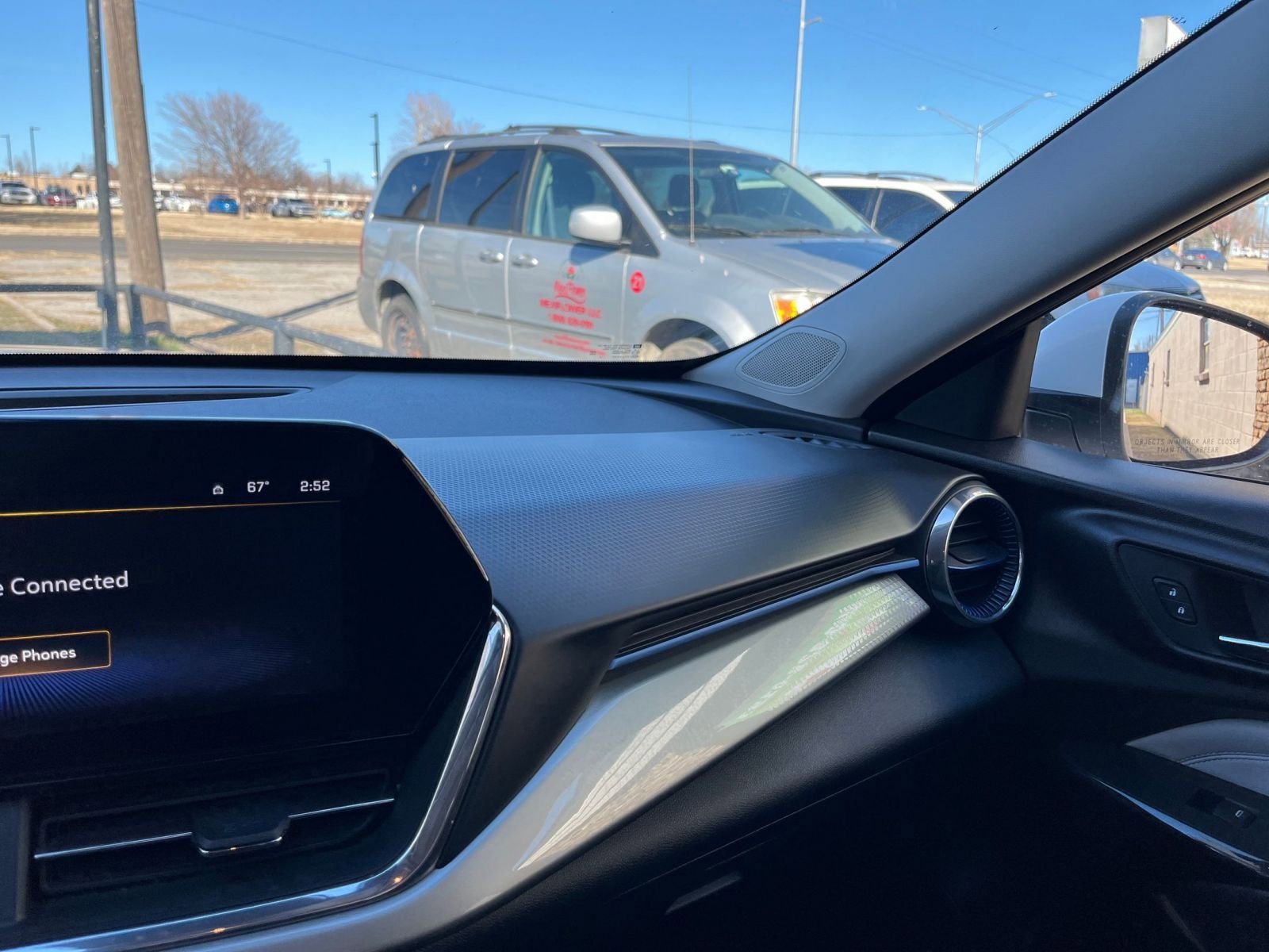 Used 2025 Chevrolet Trax LT image 34