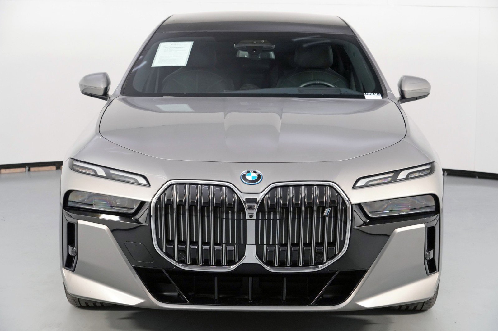 Used 2023 BMW i7 xDrive60 image 59