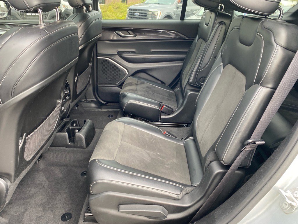 Used 2021 Jeep Grand Cherokee L Altitude image 23