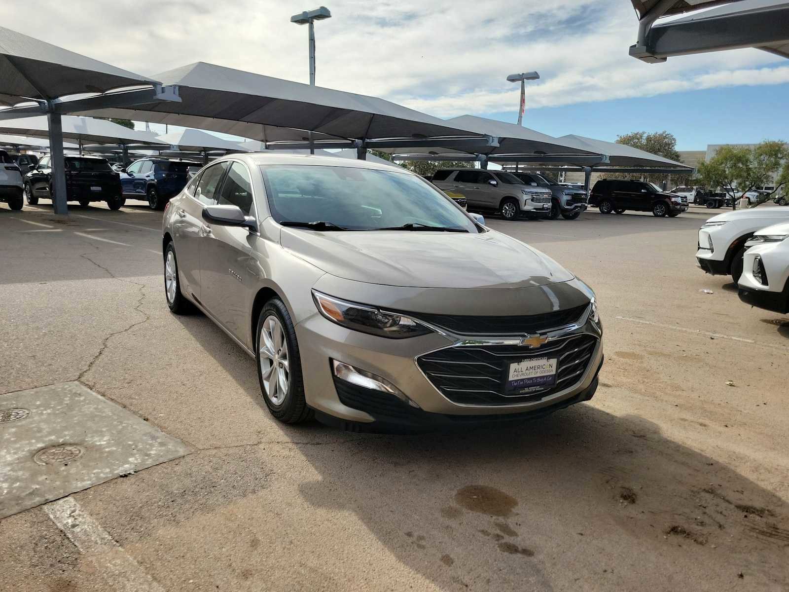 Used 2024 Chevrolet Malibu LT FWD image 2