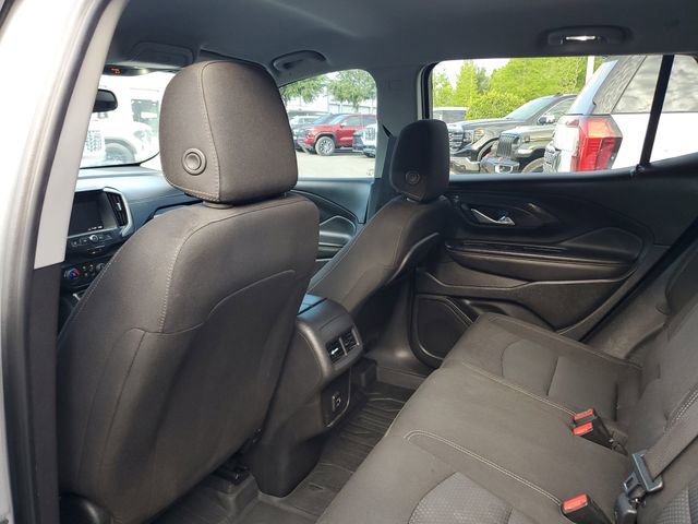 Used 2022 GMC Terrain SLE w/ Driver Convenience Package FWD image 9