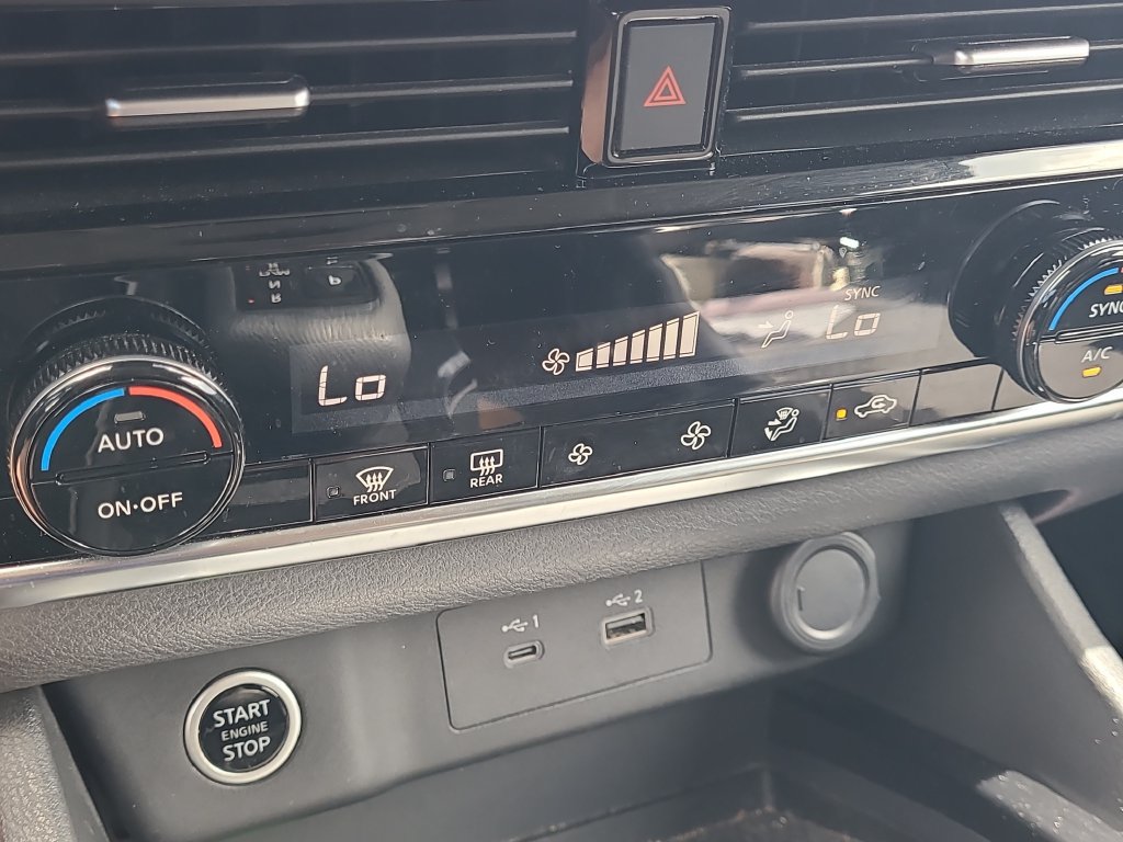Certified 2021 Nissan Rogue SV FWD image 25