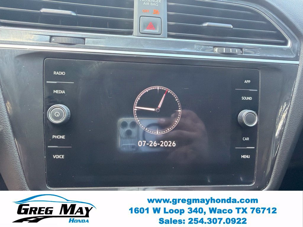 Used 2021 Volkswagen Tiguan SE w/ Panoramic Sunroof Package FWD image 17