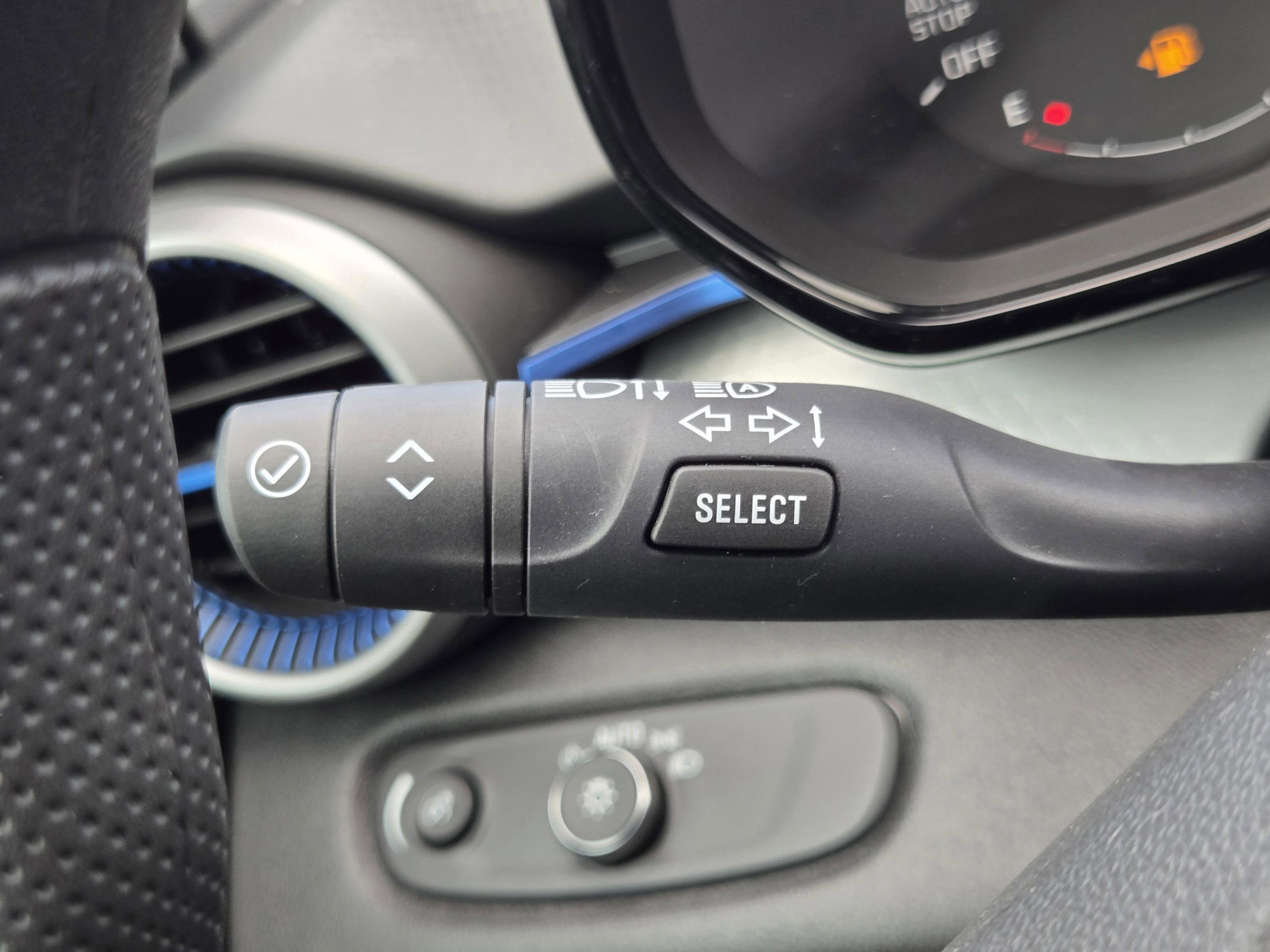 Used 2025 Chevrolet Trax LS w/ LS Convenience Package FWD image 18