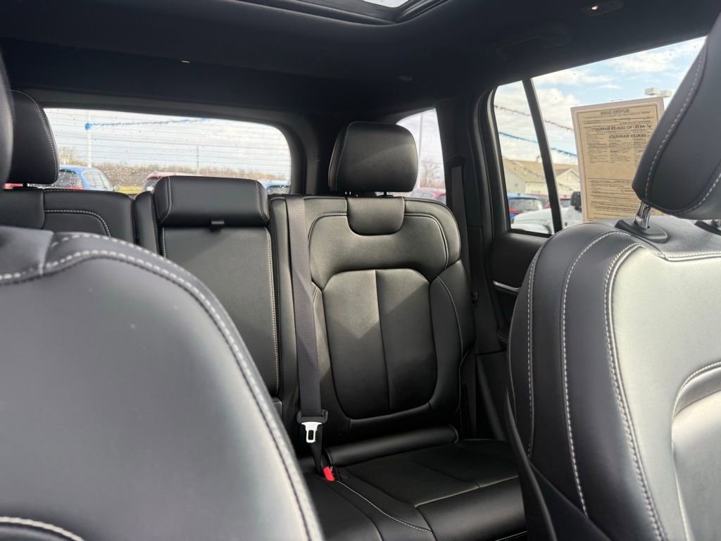 Used 2025 Jeep Grand Cherokee Limited image 59