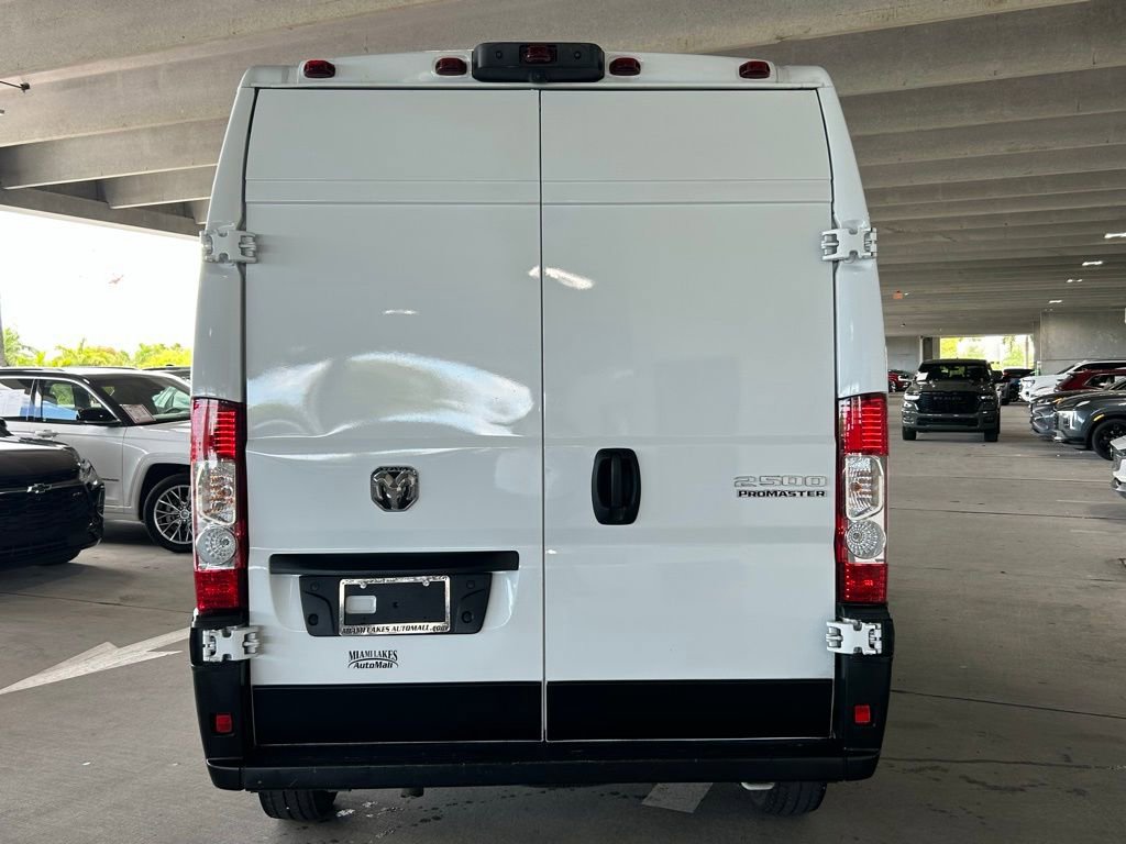Used 2025 RAM ProMaster 2500 w/ Convenience Group image 4
