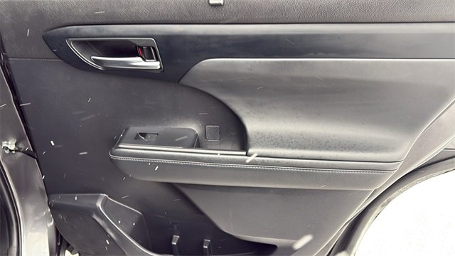 Used 2022 Toyota Highlander XLE image 33