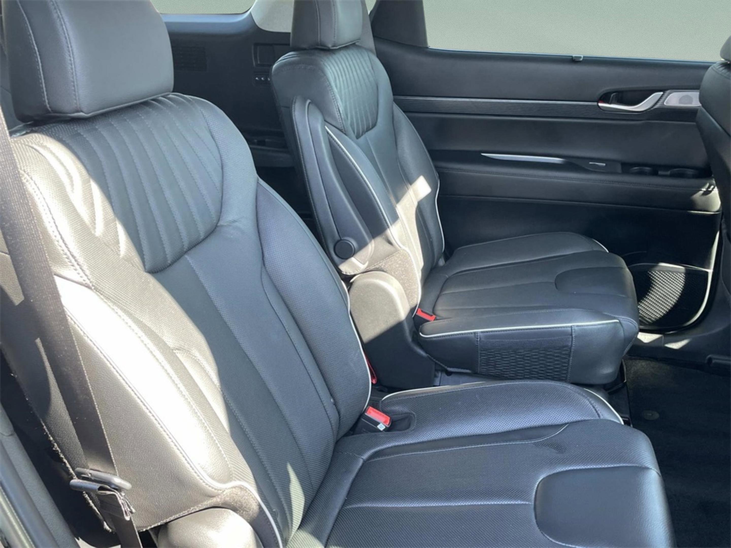 Used 2024 Hyundai Palisade Limited image 22