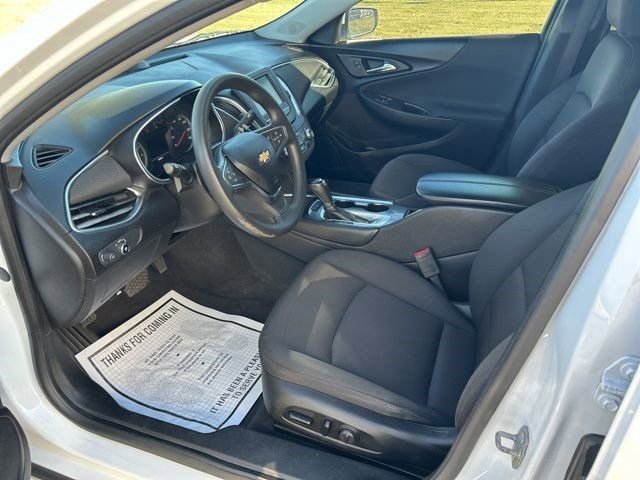Used 2018 Chevrolet Malibu LT image 11