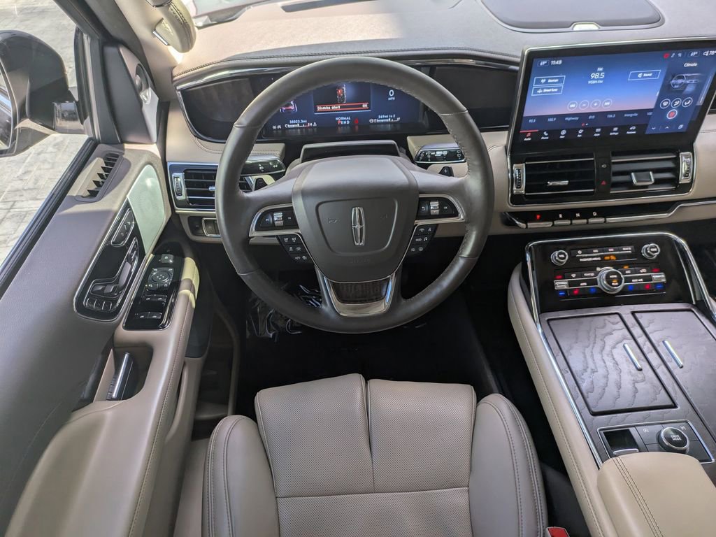 Certified 2024 Lincoln Navigator L Reserve image 19
