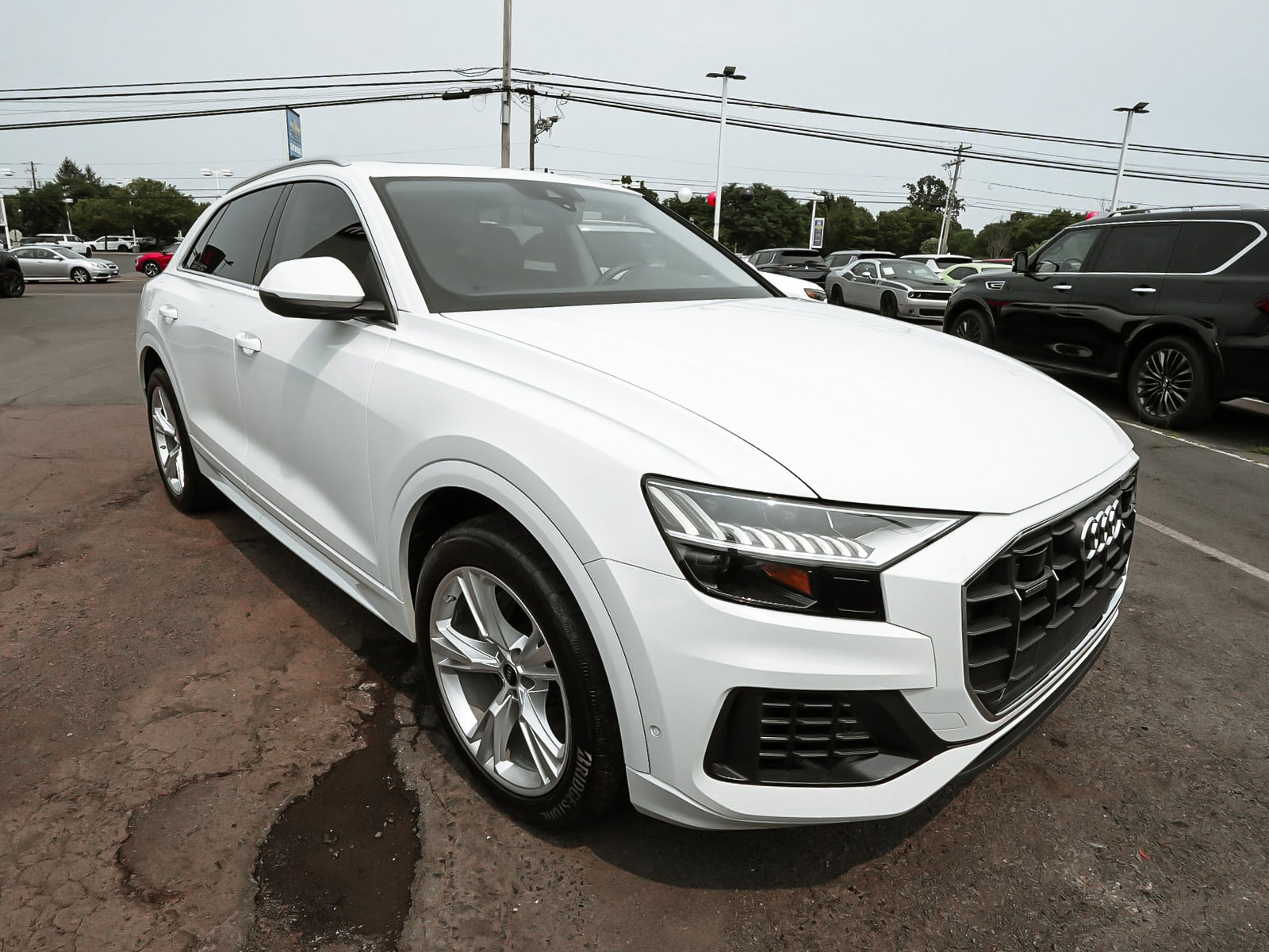 Used 2023 Audi Q8 Premium w/ Convenience Package AWD/4WD image 3