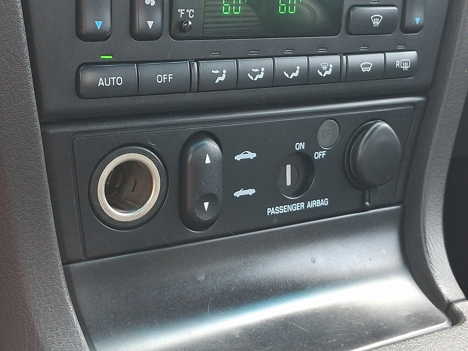 Used 2002 Ford Thunderbird RWD image 16