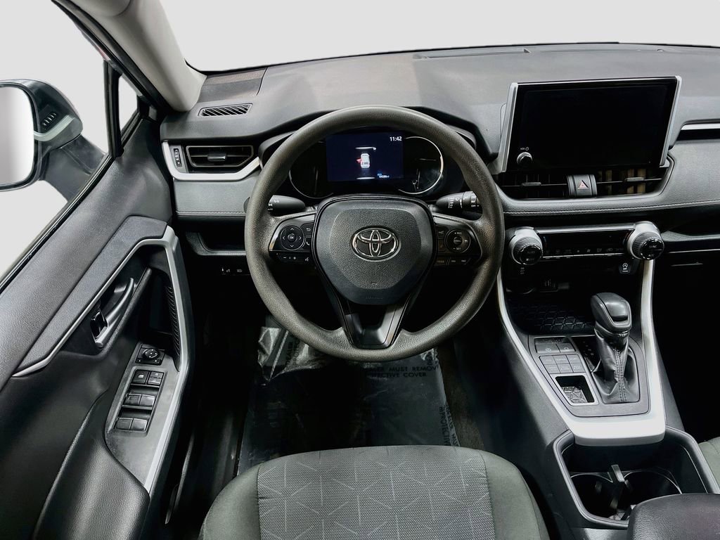 Used 2025 Toyota RAV4 XLE AWD/4WD image 21