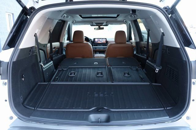 New 2026 Nissan Pathfinder Platinum w/ Cargo Package AWD/4WD image 32
