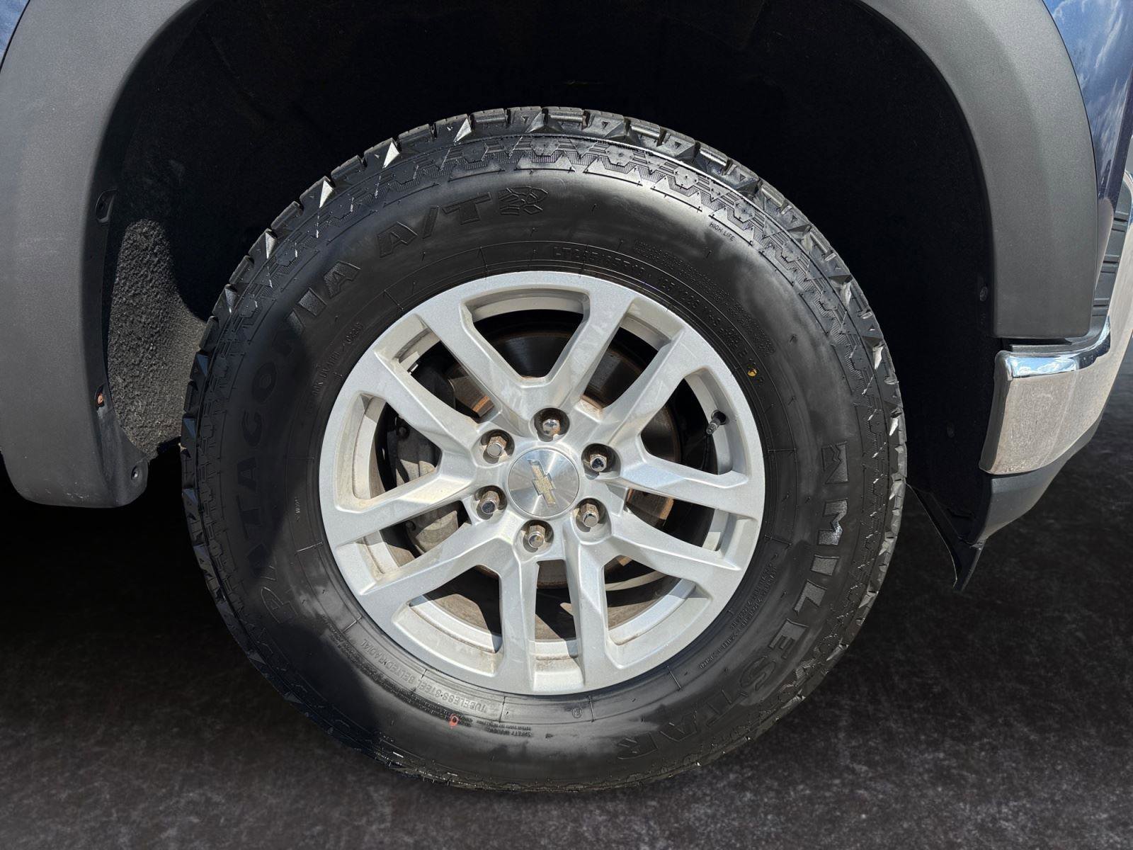 Used 2019 Chevrolet Silverado 1500 LT w/ Z71 Off-Road Package AWD/4WD image 27