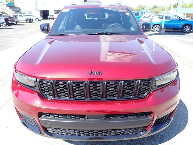 New 2025 Jeep Grand Cherokee L Altitude image 10