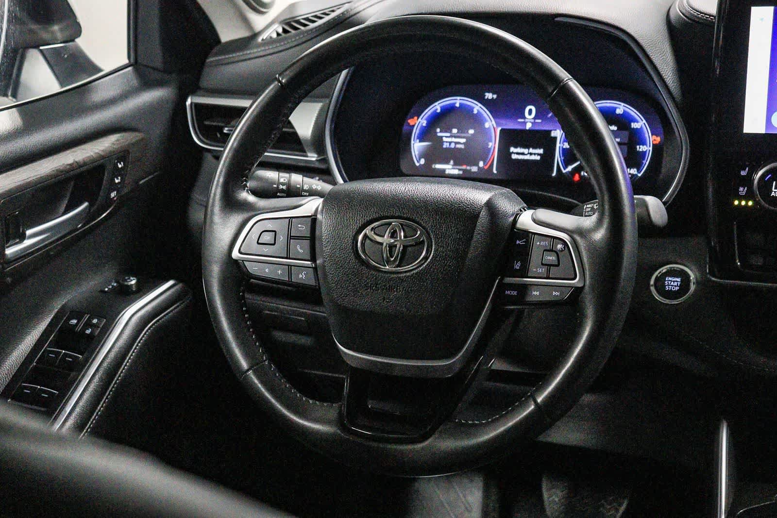 Used 2023 Toyota Highlander Platinum FWD image 17