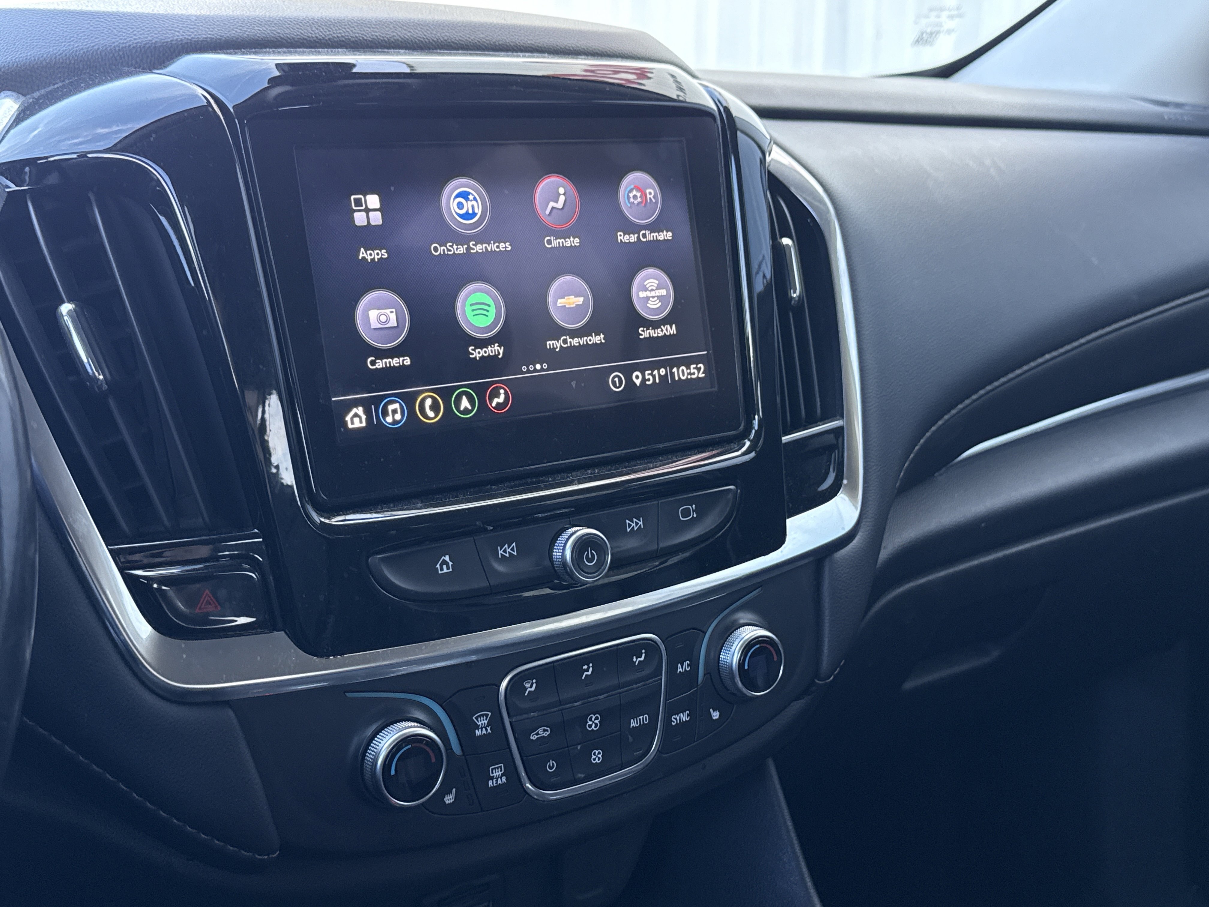 Used 2021 Chevrolet Traverse RS image 18