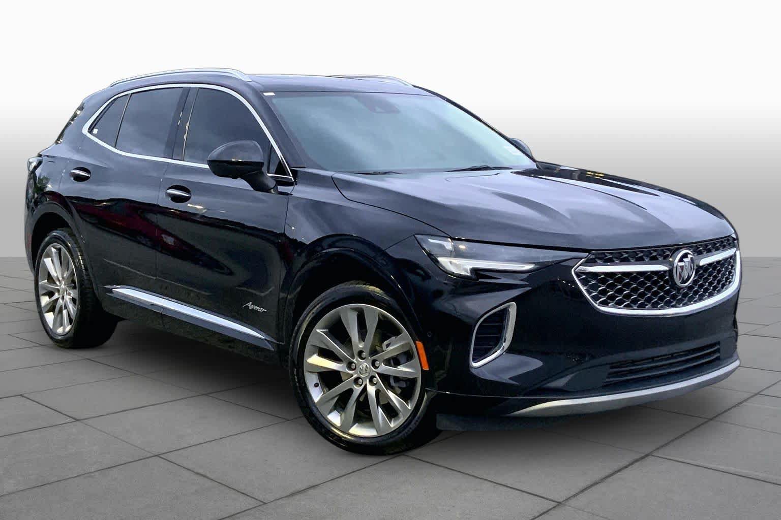 Used 2022 Buick Envision Avenir w/ Technology Package II FWD image 4