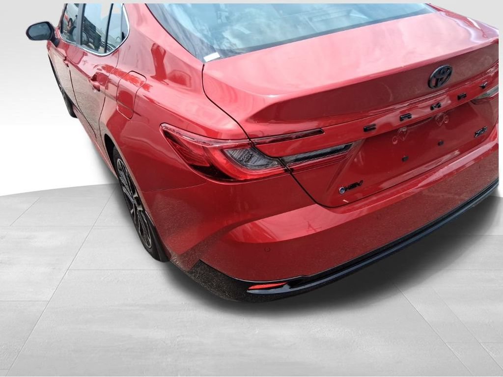 Used 2025 Toyota Camry XLE w/ Premium Plus Package FWD image 7