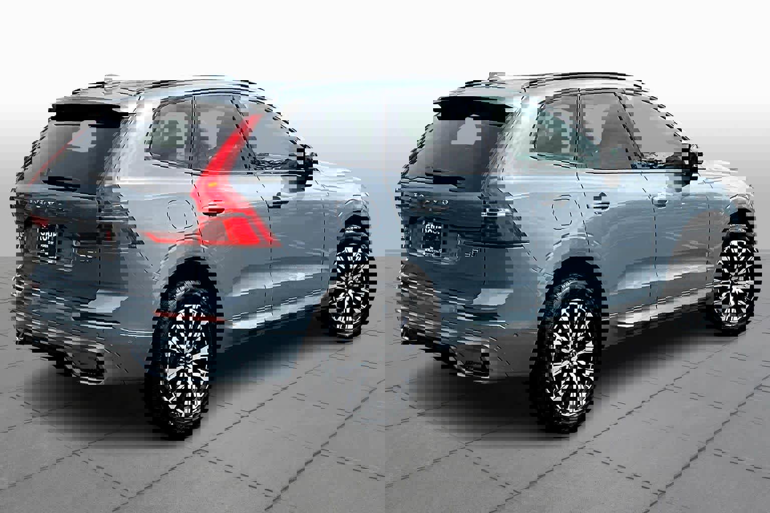 Used 2024 Volvo XC60 B5 Plus w/ Climate Package image 13