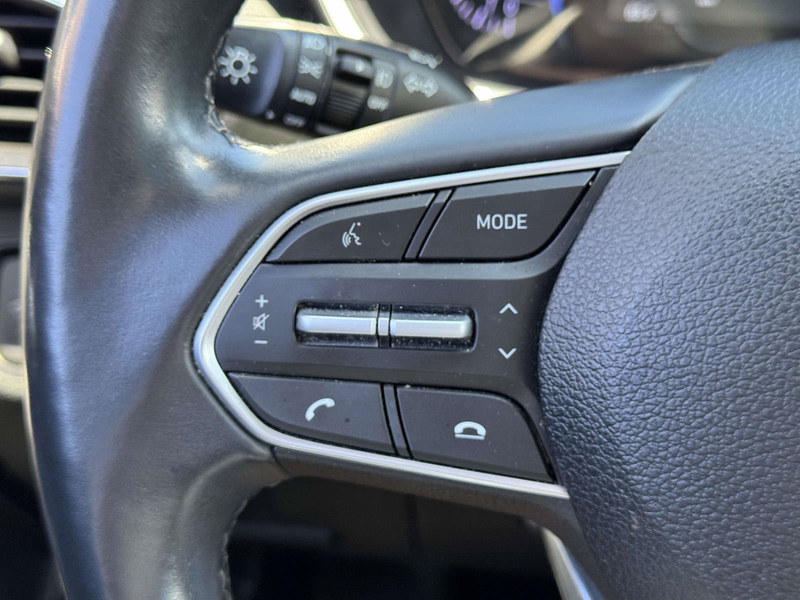 Used 2020 Hyundai Santa Fe Limited AWD/4WD image 19